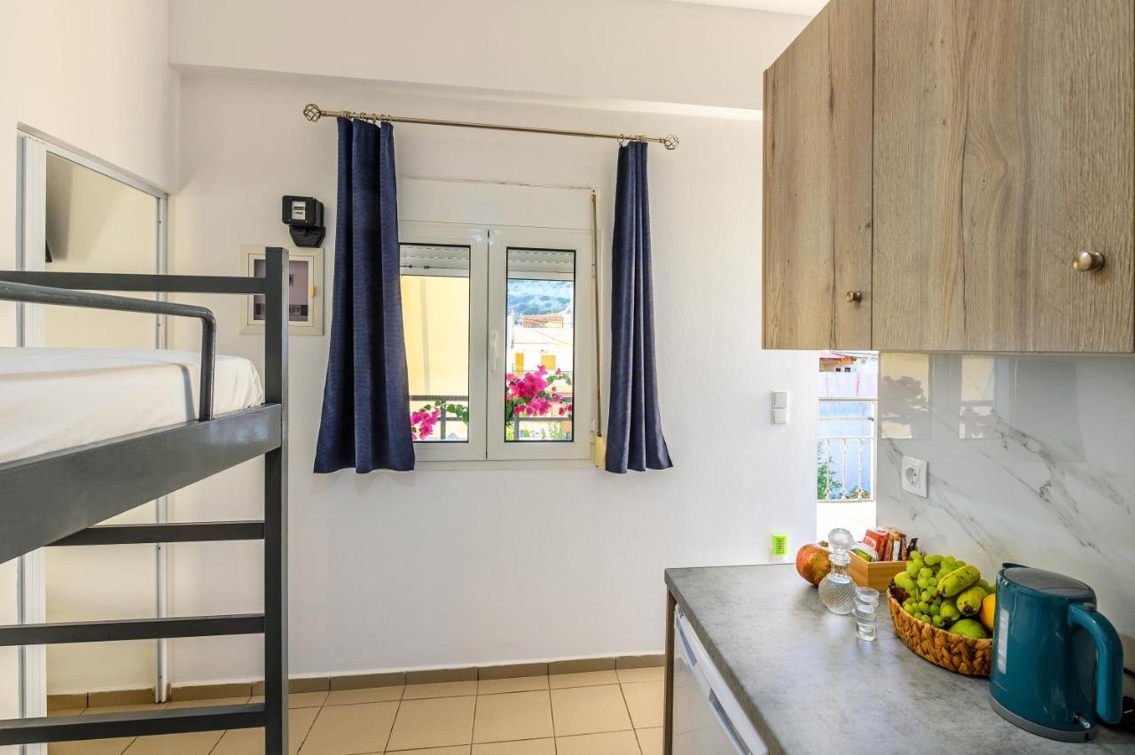 Soso'S Apartments -Vacations Next To The Beach Psari Forada エクステリア 写真